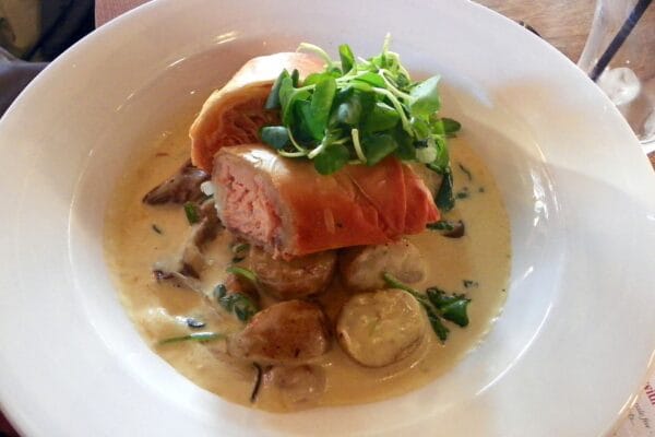 Saumon en croûte aux herbes